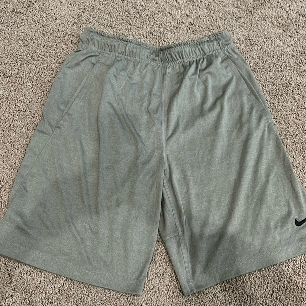 Nike men’s M shorts